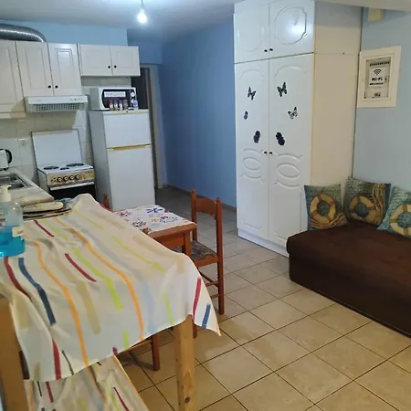 αpartment At The Entrance Of The Dimitropoulos Apartment Aigio