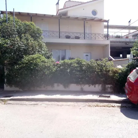 αpartment At The Entrance Of The Dimitropoulos Apartment *